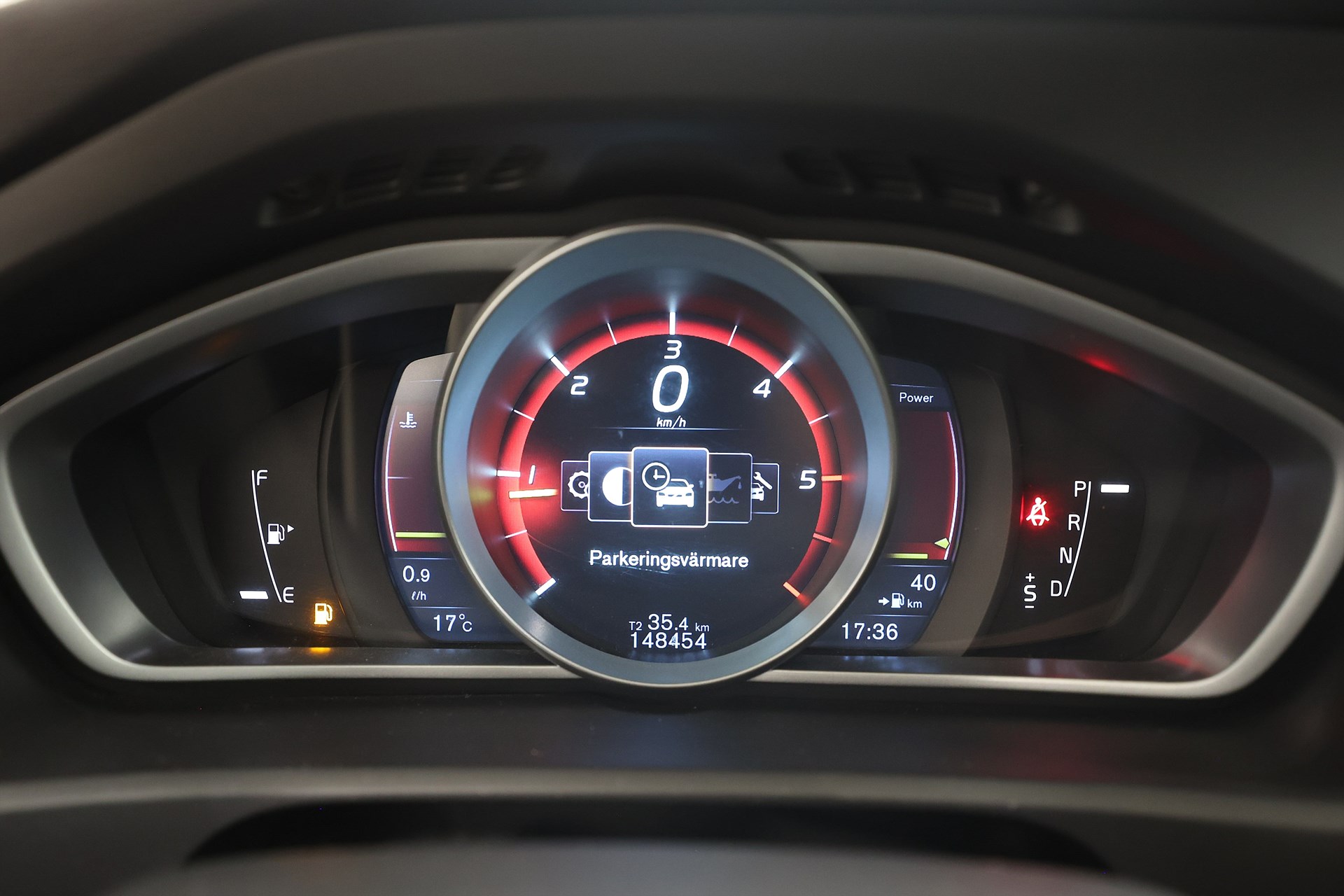 Volvo V40 D3 150hk *Hjulkampanj!* Momentum Drag Värmare