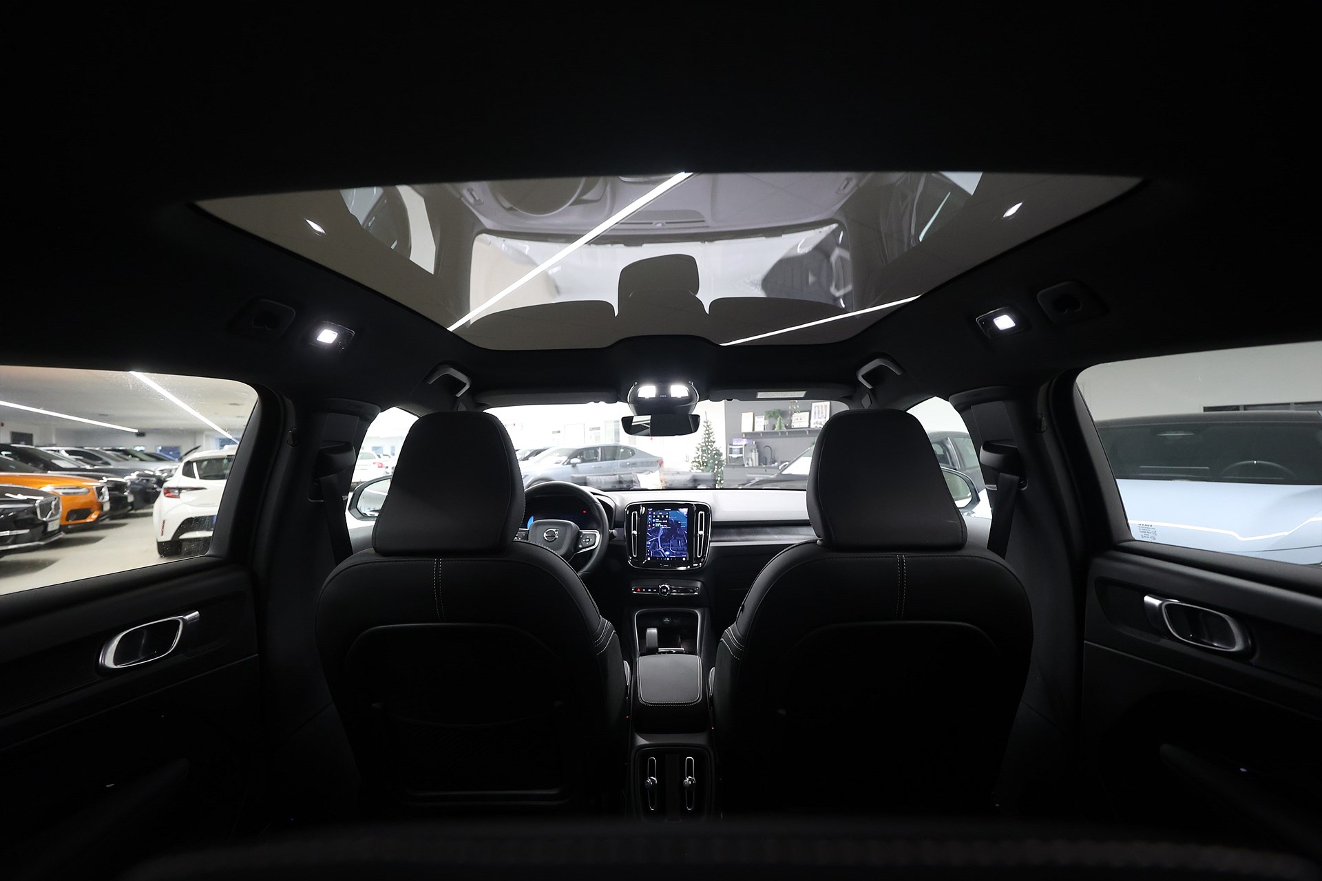 Volvo C40 Recharge Single Motor *Hjulkampanj!* Core Pano Drag