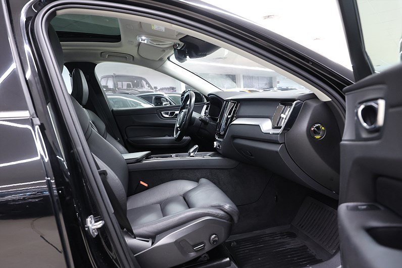 Volvo XC60 Recharge T6 AWD 340hk *Hjulkampanj!* Inscription Läder