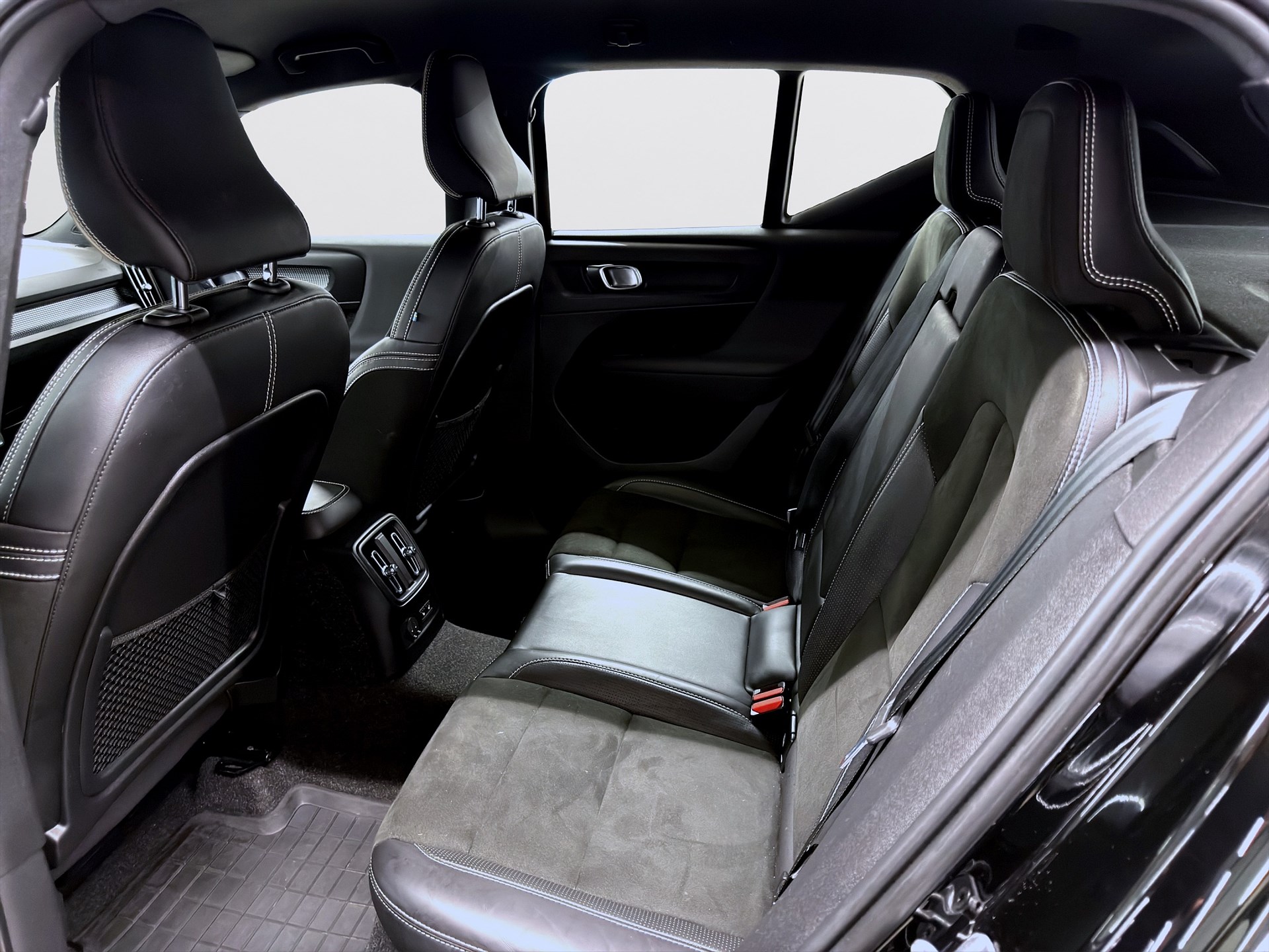 Volvo XC40 Recharge T5 262hk R-Design Navi Keyless B-Kamera