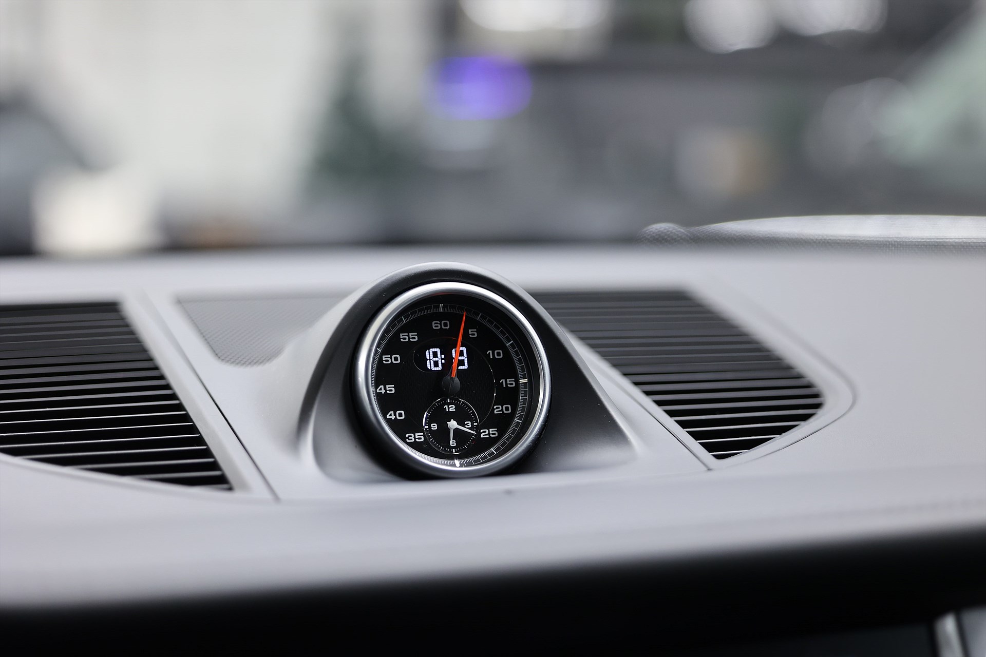 Porsche Macan Turbo Performance 441hk Sport Chrono BOSE Drag