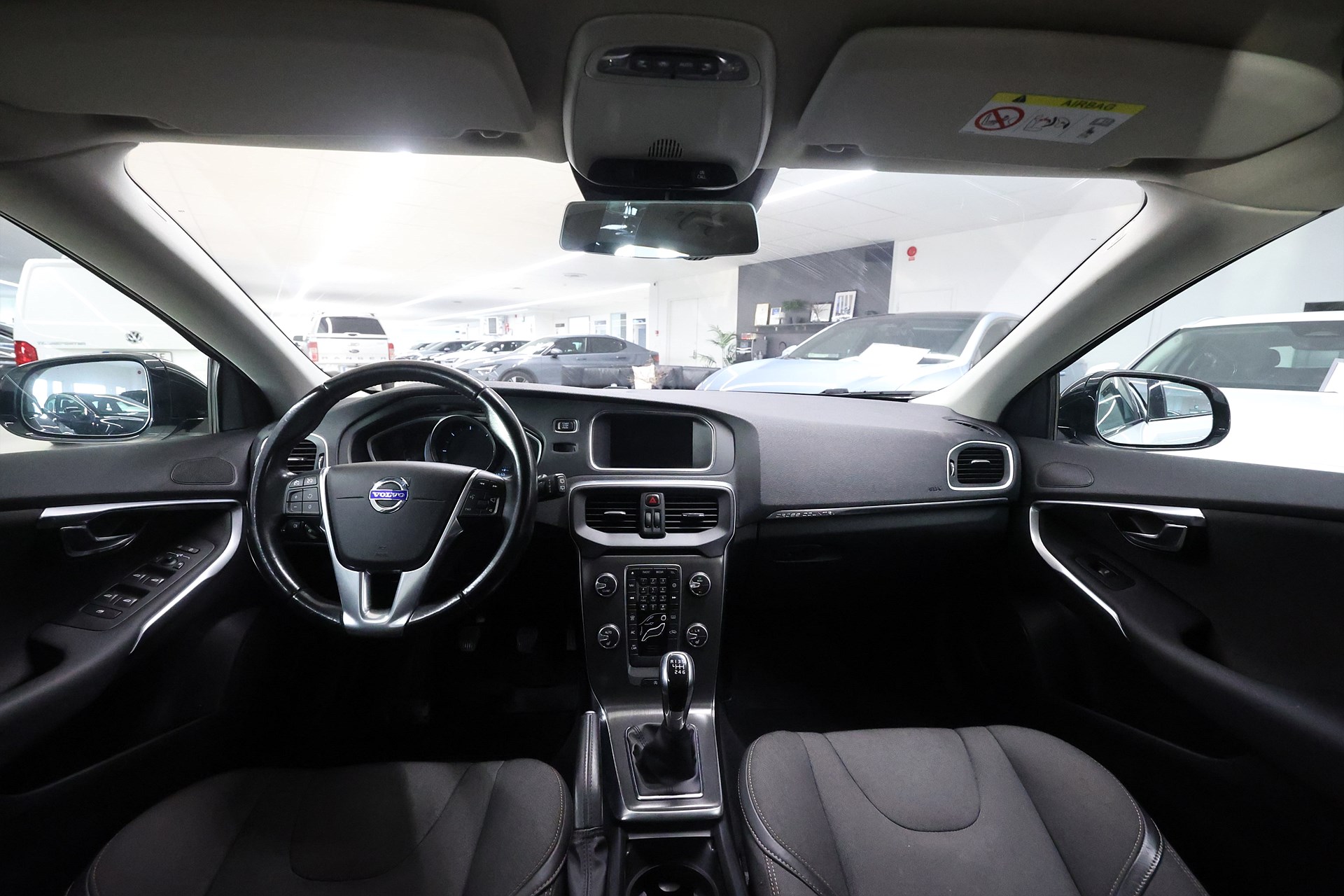 Volvo V40 Cross Country D2 115hk Momentum Värmare PDC