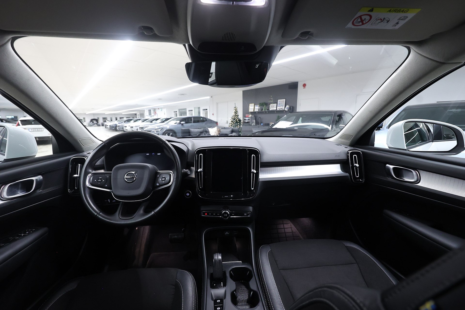 Volvo XC40 T5 Recharge 262hk *Hjulkampanj!* Momentum Värmare