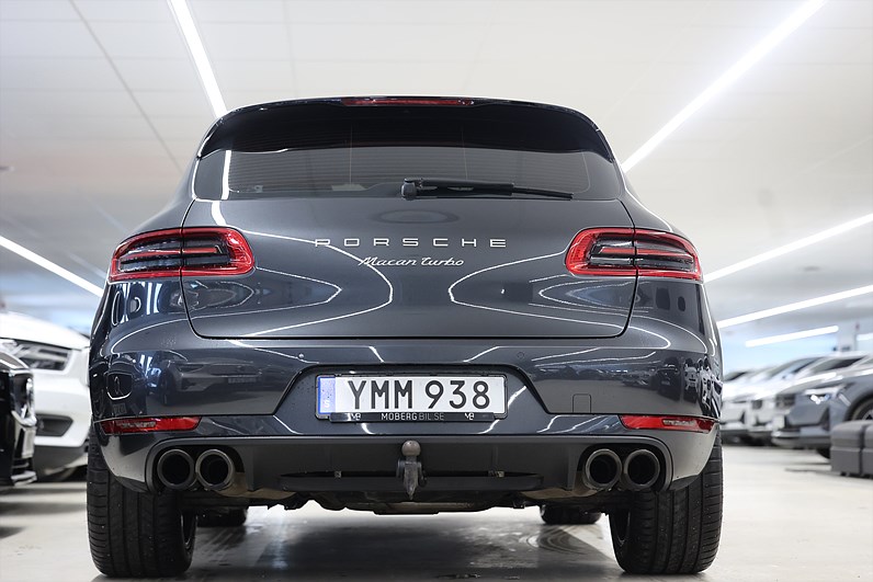 Porsche Macan Turbo Performance 441hk Sport Chrono BOSE Drag