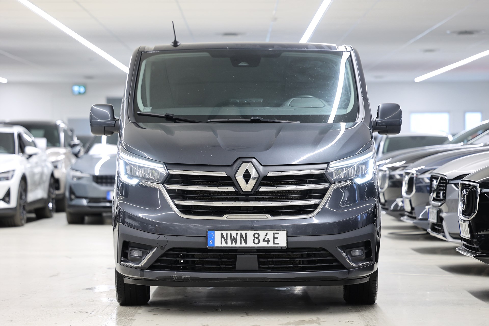 Renault Trafic 2.0 dCi EDC 150hk L2 Drag Värmare B kamera PDC MOMS