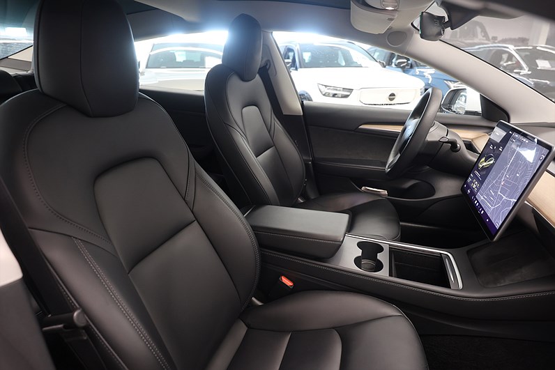 Tesla Model 3 Standard Range 283hk Pano Navi Läder