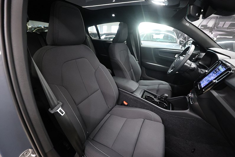 Volvo C40 Recharge Twin motor AWD 408hk Core Pano Drag