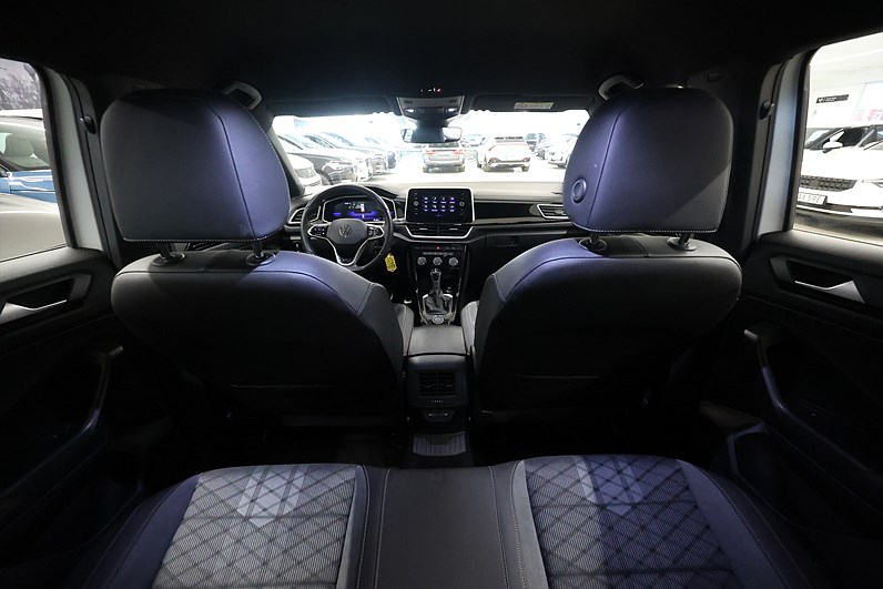 Volkswagen T-Roc 2.0 TDI 150hk 4M R-Line Carplay Navi PDC