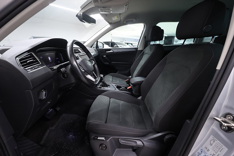 Volkswagen Tiguan 1.5 TSI 150hk *Hjulkampanj!* B-kamera Drag PDC