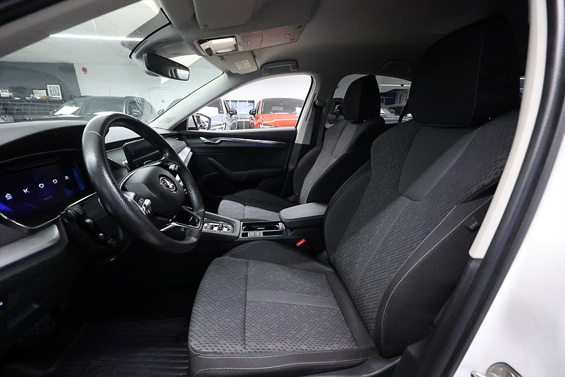 Skoda Octavia 1.0 TSI 110hk Style Keyless CarPlay Drag B-Kamera