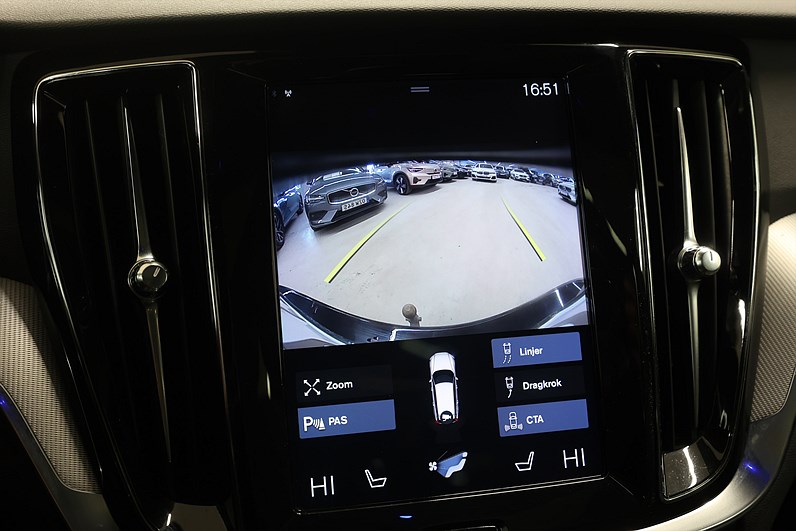 Volvo V60 Recharge T8 AWD 392hk R-Design Pano Drag Navi