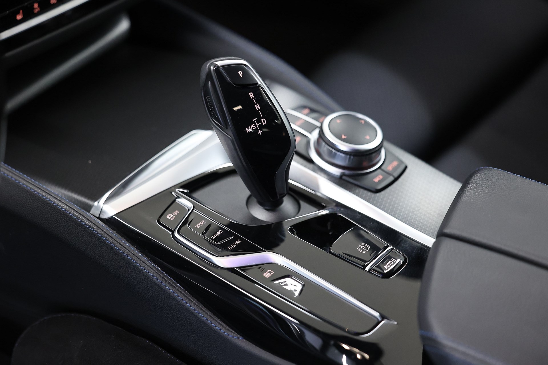 BMW 530e xDrive Touring M Sport Drag B kamera MOMS