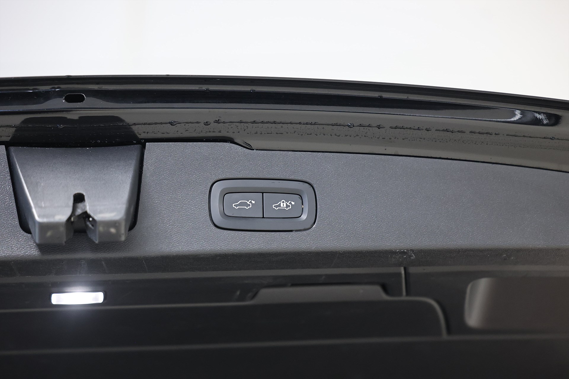 Volvo V60 B4 Cross Country 197hk *Hjulkampanj!* Momentum H/K