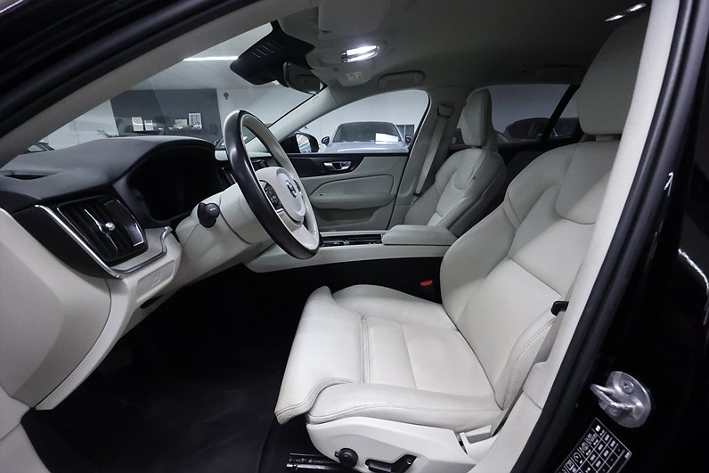 Volvo V60 Cross Country B4 197hk Plus Läder B-Kamera Navi Drag