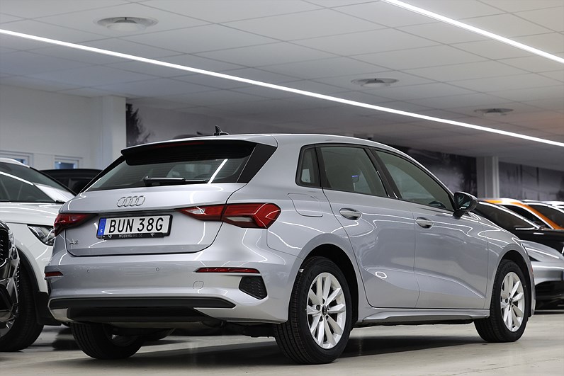 Audi A3 Sportback 35 TFSI 150hk *Hjulkampanj!* Proline Farth PDC