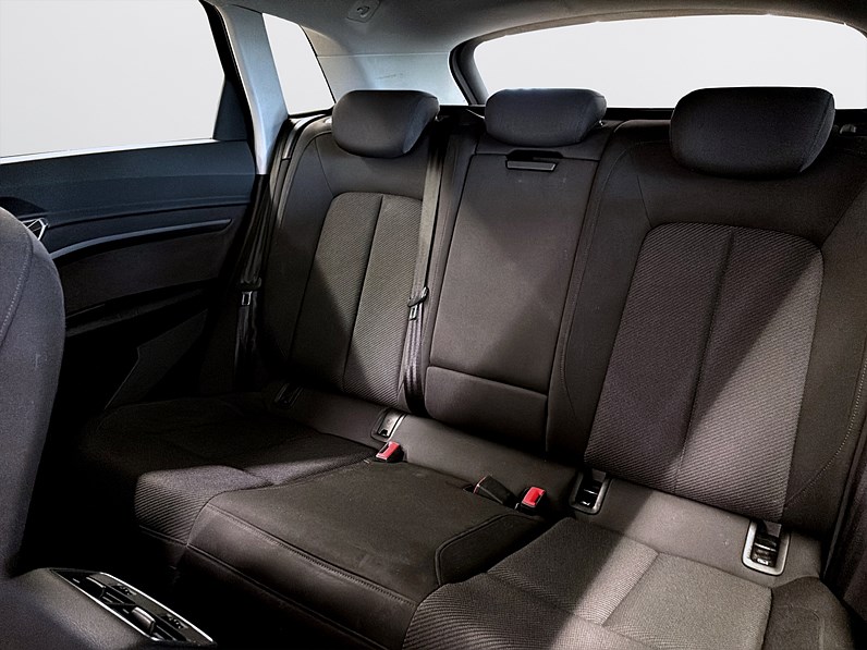 Audi e-tron 50 quattro 313hk Helg på Moberg! Navi Keyless PDC