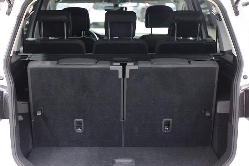 Volkswagen Touran 2.0 TDI 150hk R-Line 7 sits PDC LED MOMS