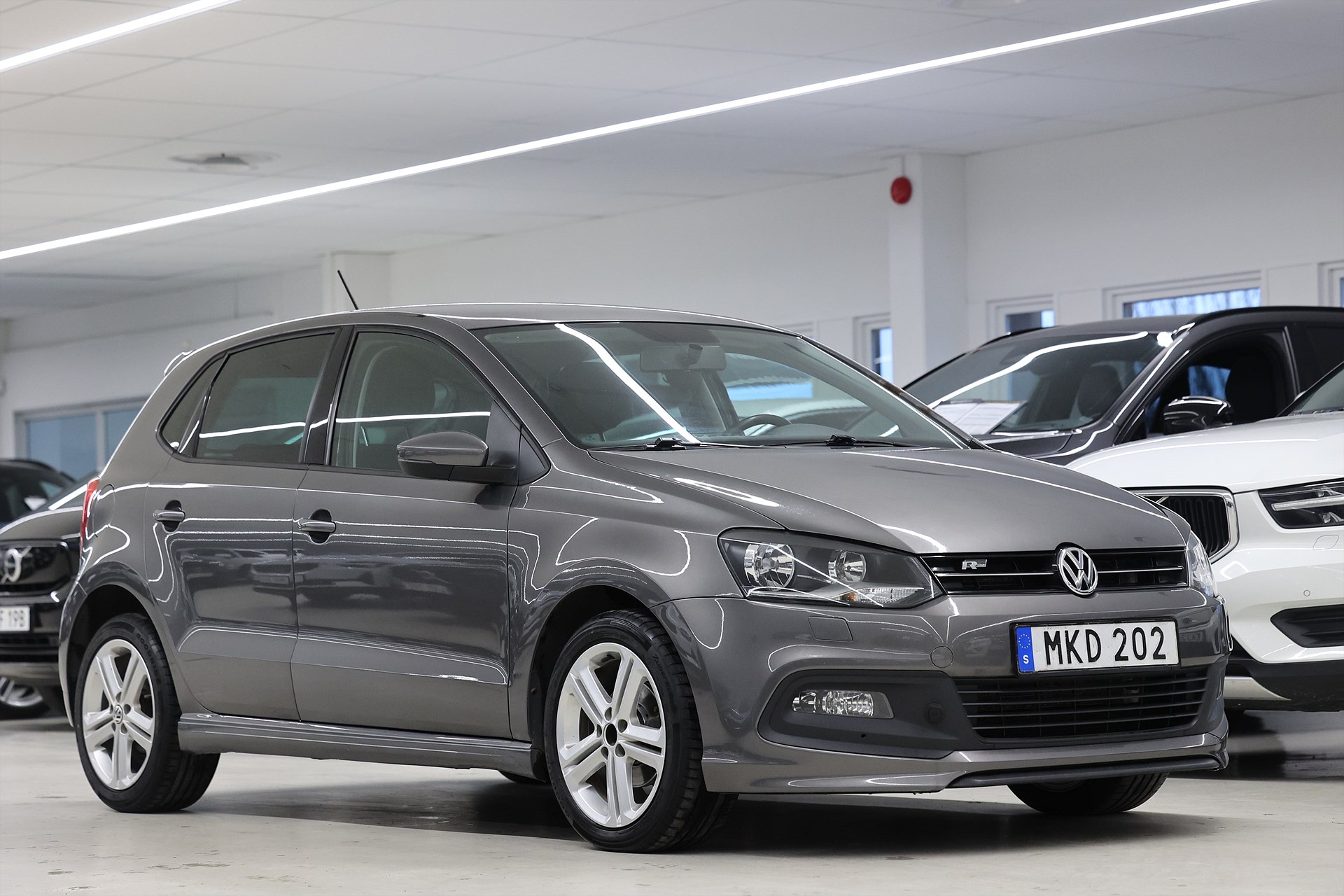 Volkswagen Polo 1.2 TSI 90hk *Hjulkampanj!* Masters R Line PDC Farth