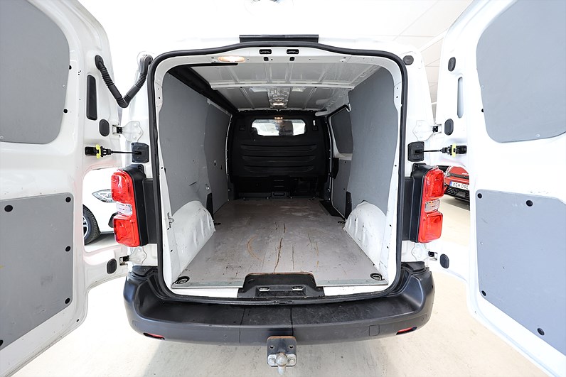 Opel Vivaro Skåpbil 2.0 BlueHDI 144hk L2 CarPlay 3-Sits 360-Kamera