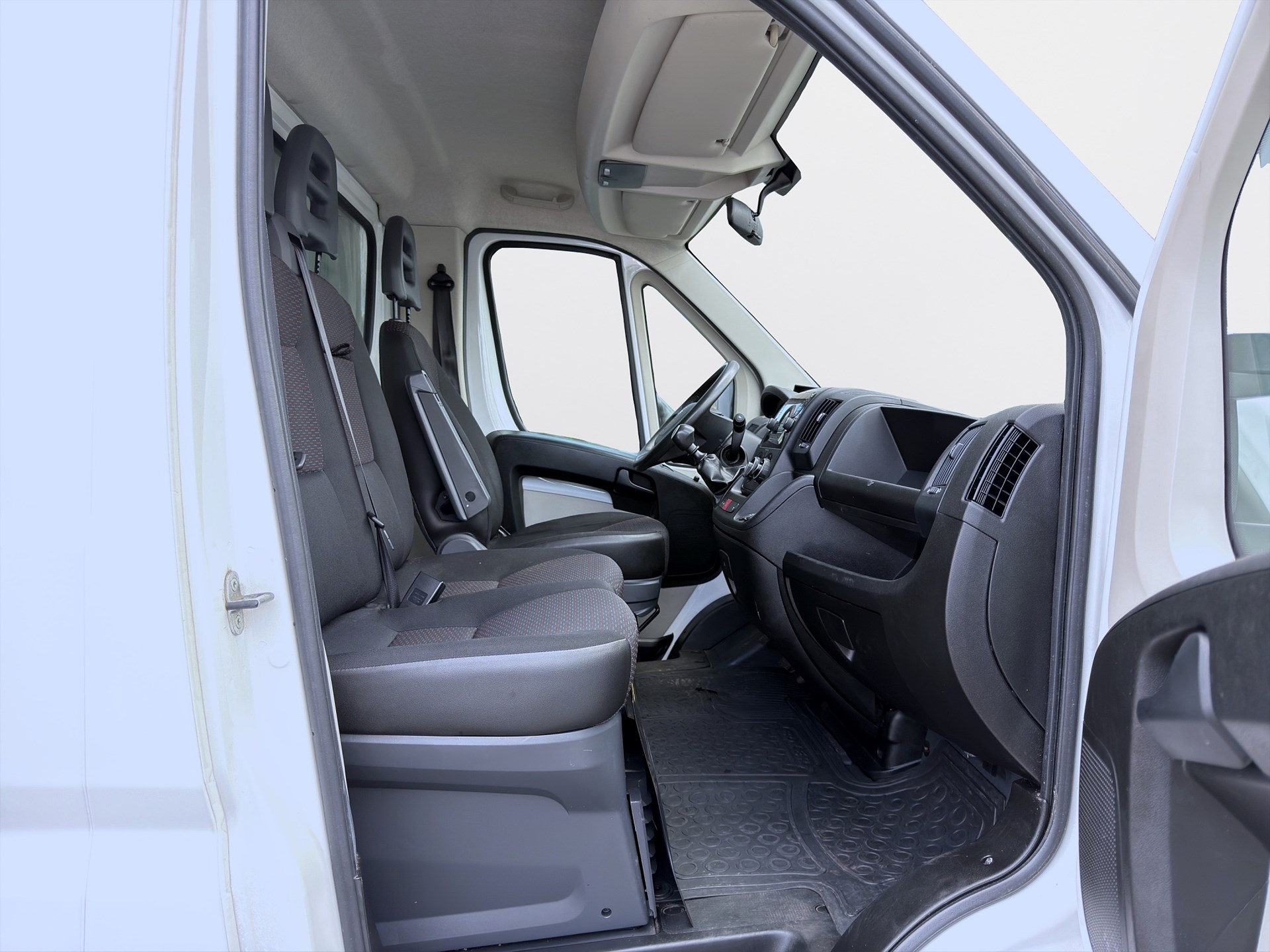 Peugeot Boxer 2.0 BlueHDi 130hk Volymskåp BG-Lyft MOMS