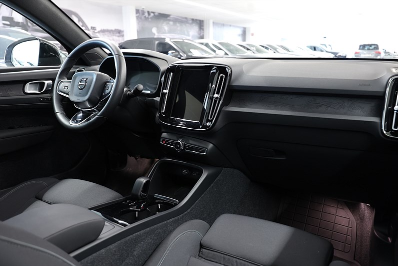 Volvo C40 Recharge Single Motor 231hk Plus Edition Pano Navi B-Kamera