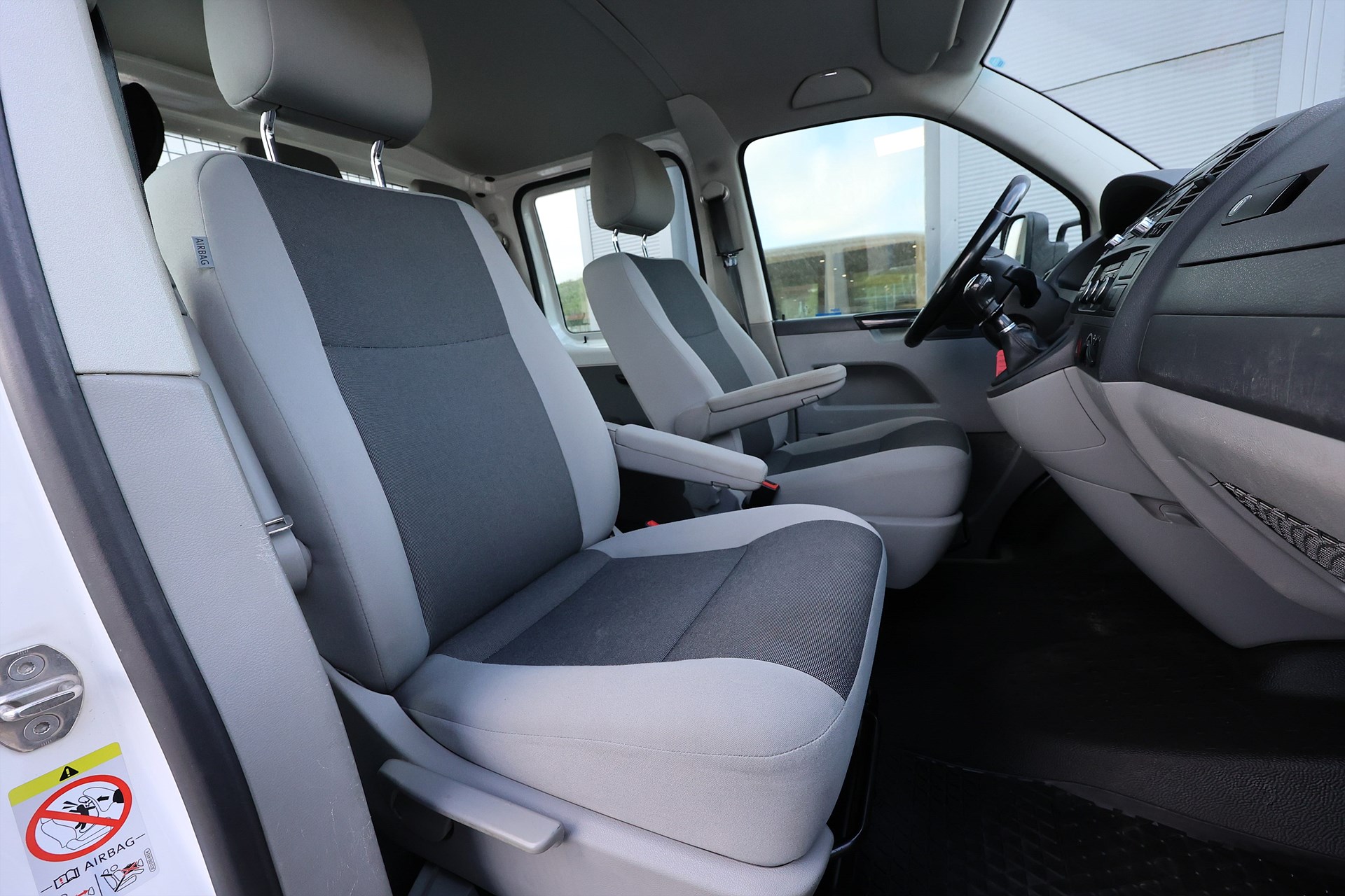 Volkswagen Transporter Dubbelhytt 2.0 TDI Flakbil Drag MOMS