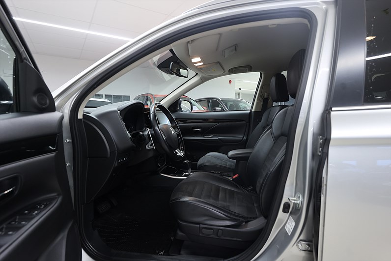 Mitsubishi Outlander 2.0 4WD 150hk Business Keyless