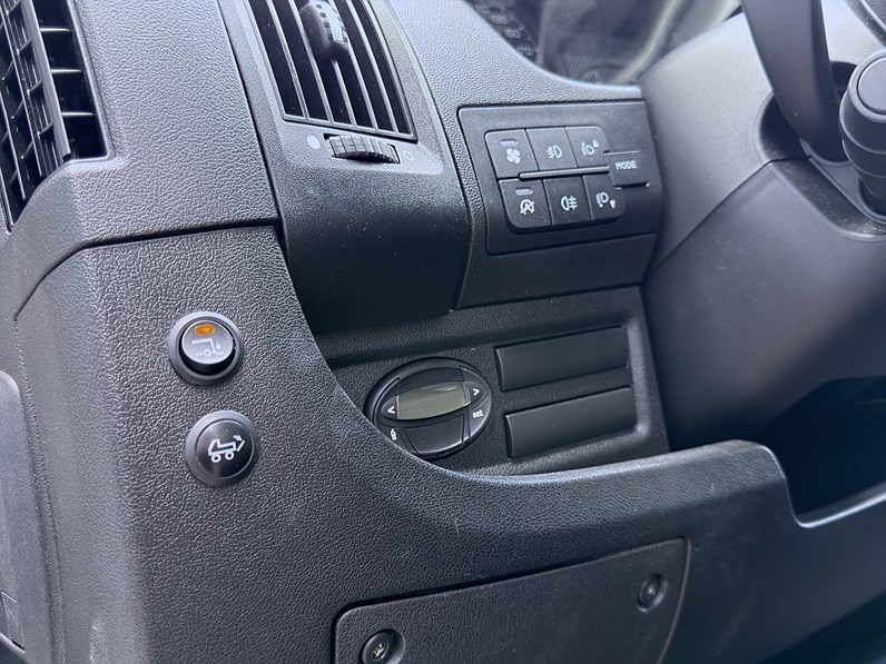 Peugeot Boxer 2.0 BlueHDi 130hk Volymskåp BG-Lyft MOMS