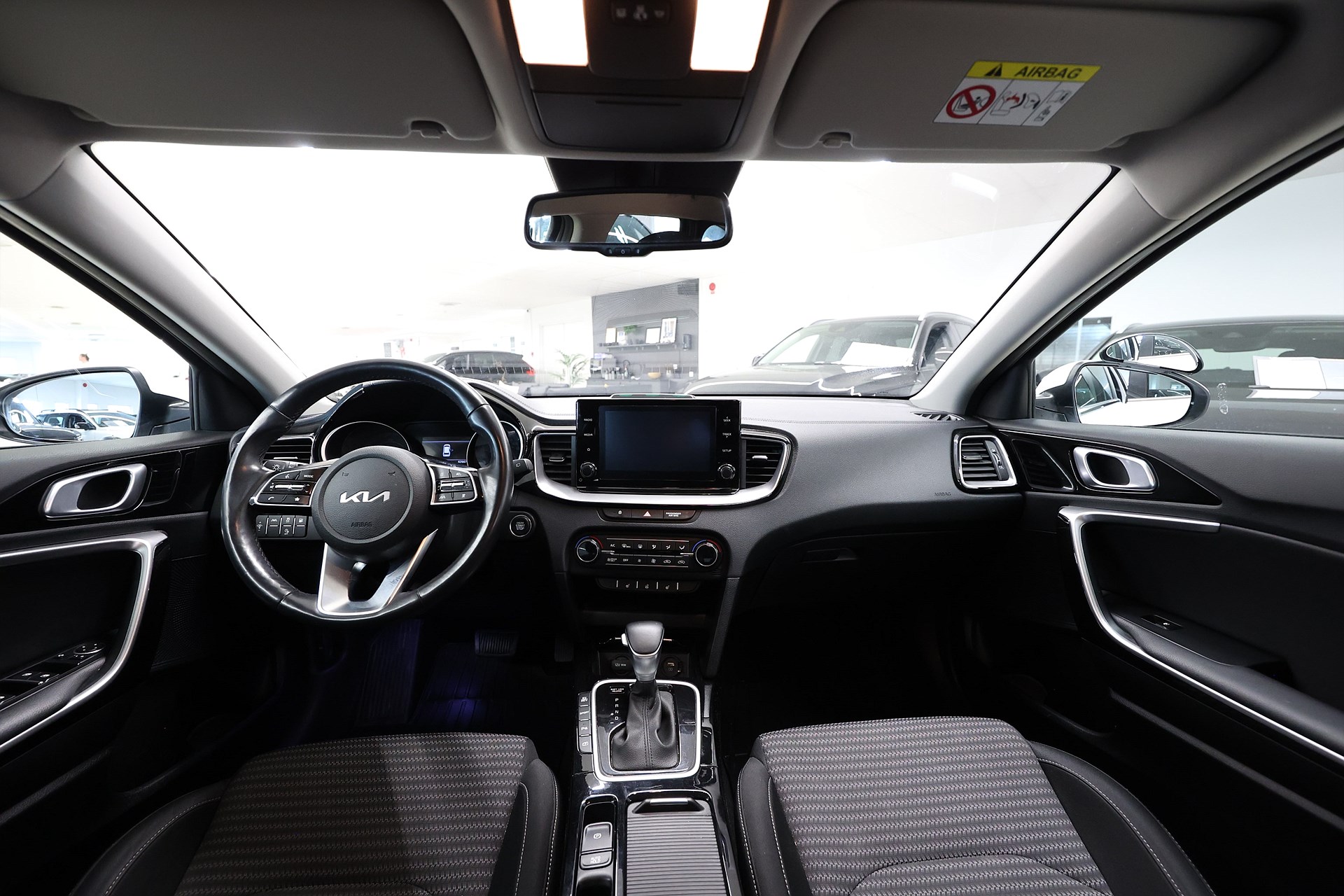 Kia Ceed SW Plug-in 141hk Advance B-kamera Keyless CarPlay