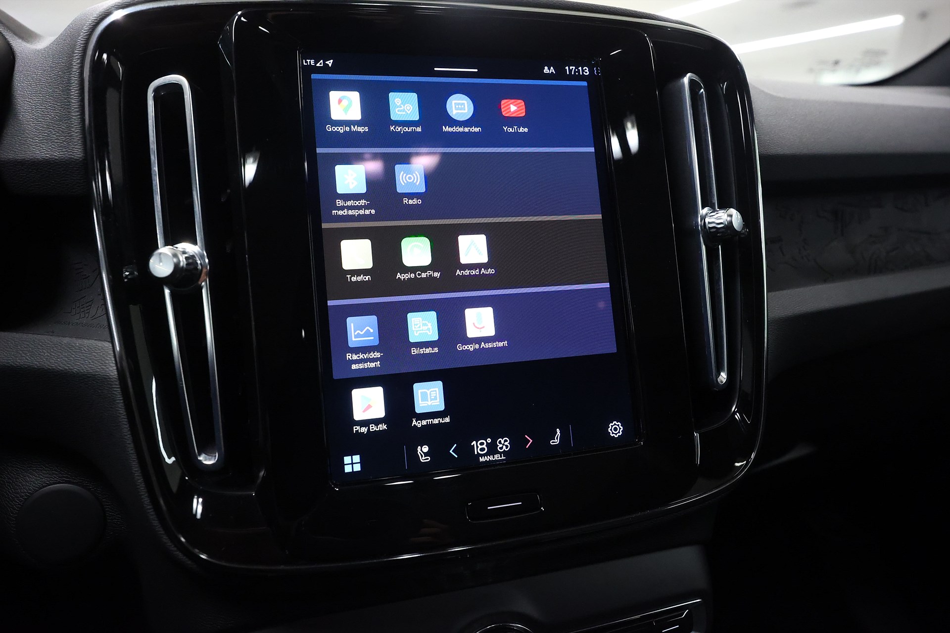 Volvo C40 Recharge Twin motor AWD 408hk Core Pano Drag