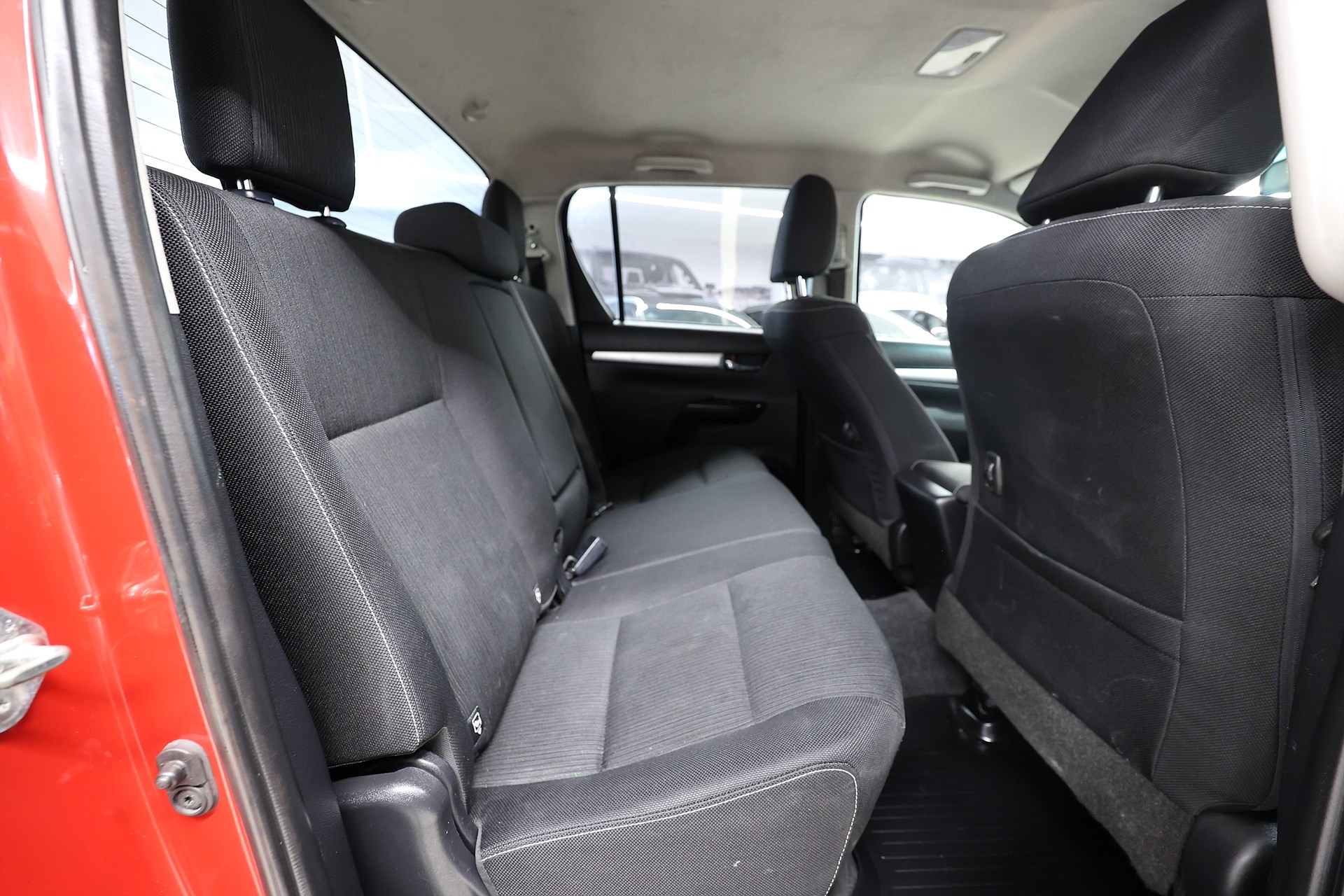 Toyota Hilux 2.4 AWD 150hk Drag B-kamera Värmare MOMS