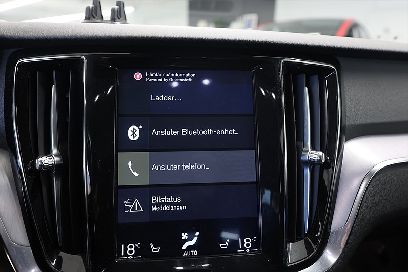 Volvo V60 D4 AWD 190hk *Hjulkampanj!* Momentum Drag