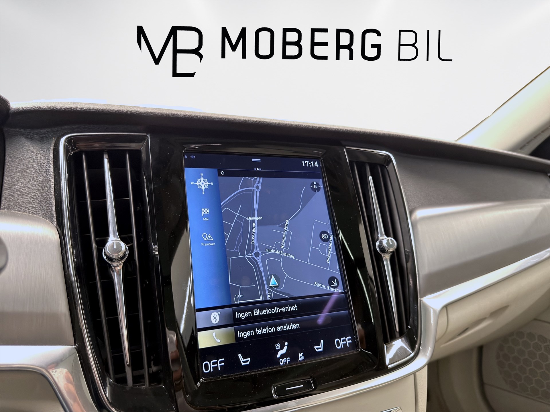 Volvo V90 D5 AWD Momentum Pano HUD Skinn Värmare Drag
