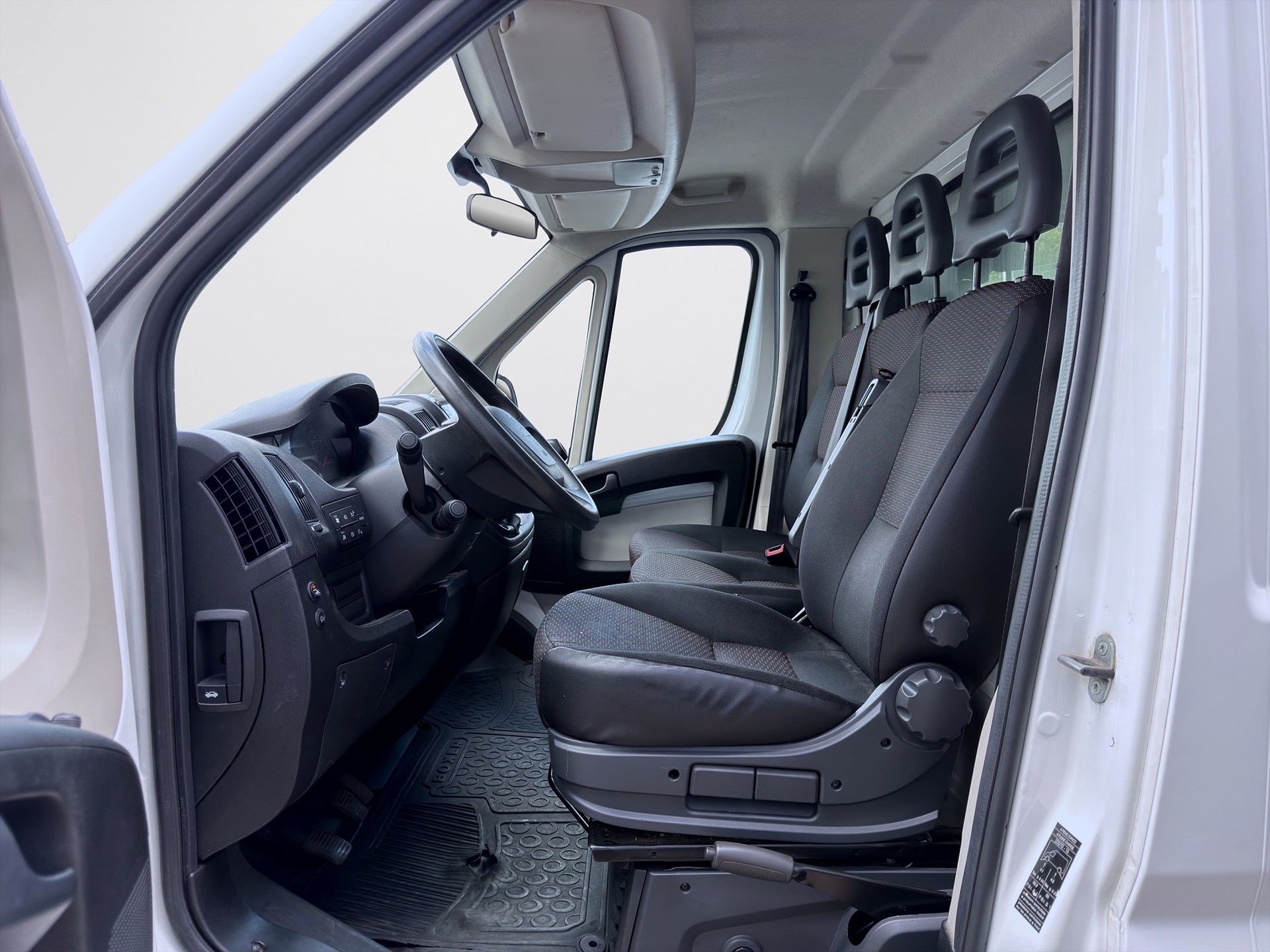 Peugeot Boxer 2.0 BlueHDi 130hk Volymskåp BG-Lyft MOMS