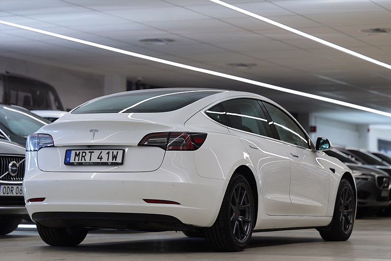 Tesla Model 3 Standard Range Plus 325hk AP Pano Läder Navi
