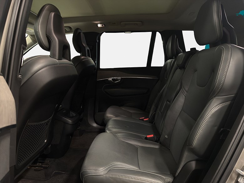 Volvo XC90 B5 AWD Inscription, 7 säten, HUD, 360° kamera, 1 brukare 2020, grå – bild 17 av 24, begagnad hos Niber i Järfälla
