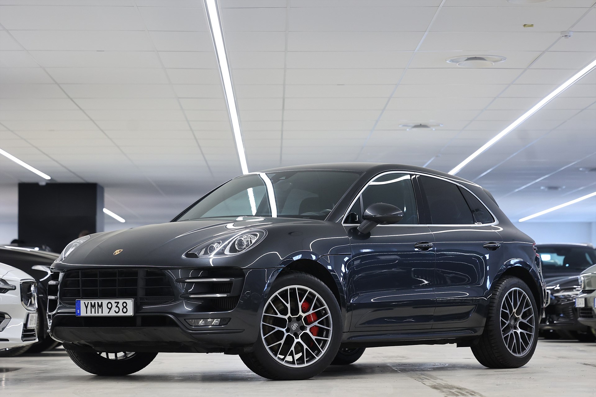 Porsche Macan Turbo Performance 441hk Sport Chrono BOSE Drag
