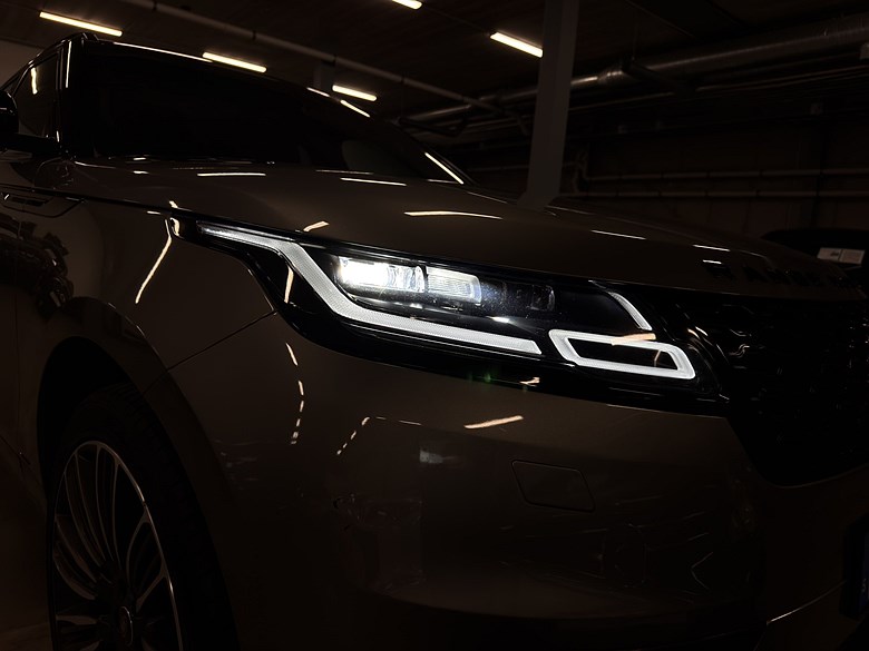 Range Rover Velar P400e R-Dynamic SE Pano 360° 2021, grå – bild 26 av 26, begagnad hos Niber i Järfälla