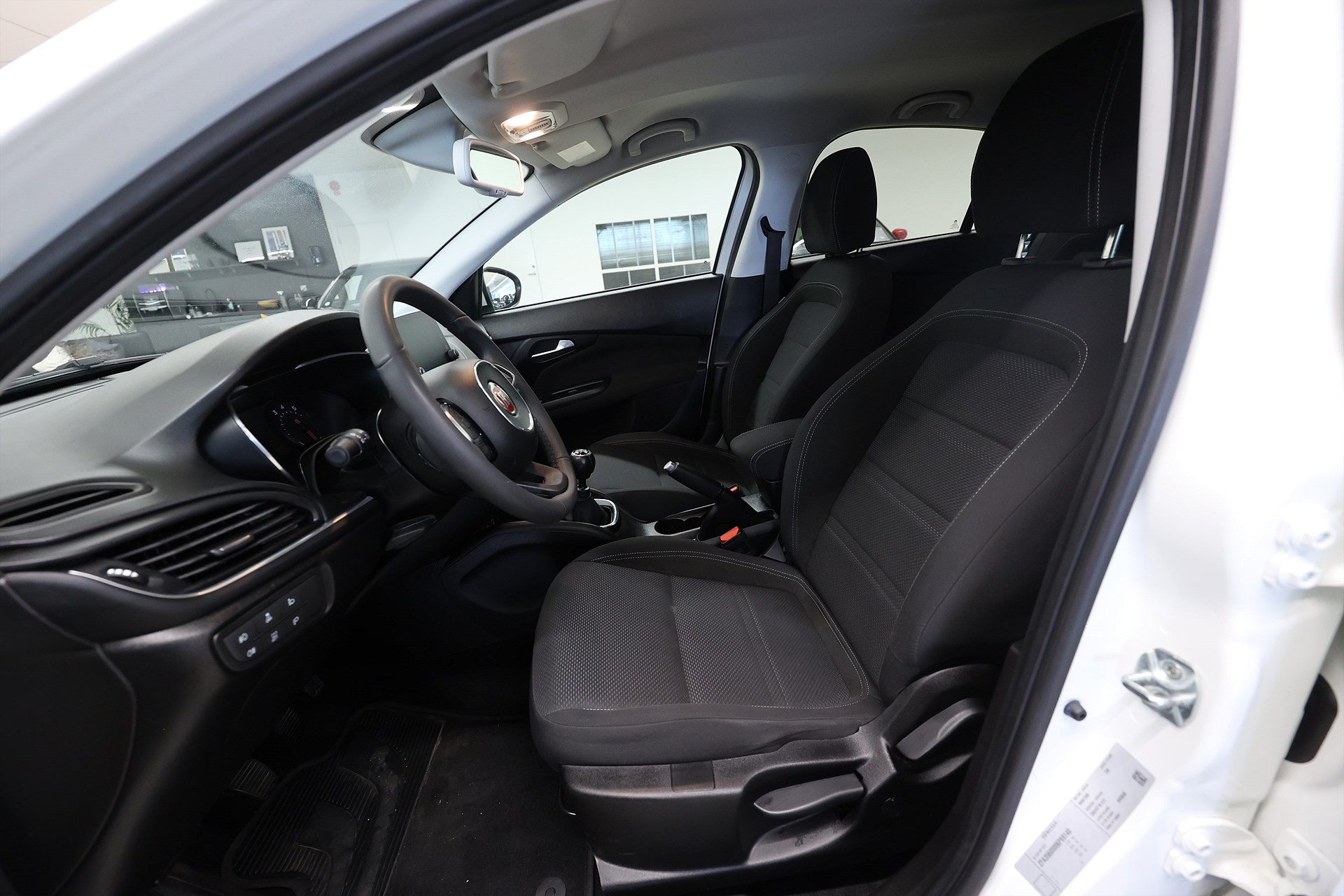 Fiat Tipo 1.4 FIRE T-JET 120hk PDC B-Kamera Årsskatt 1284kr