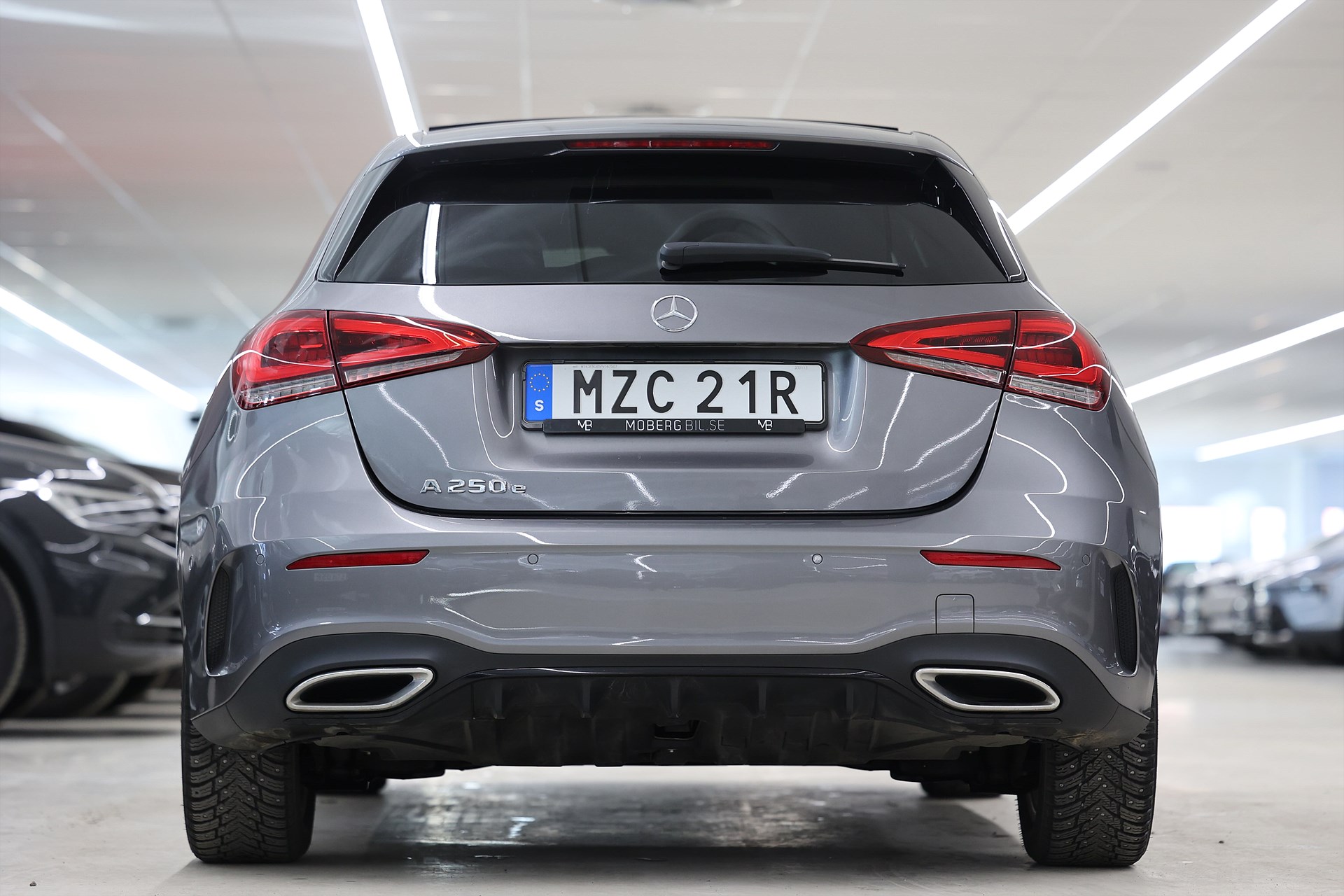 Mercedes-Benz A 250 e 218hk AMG Line Pano Värmare Keyless