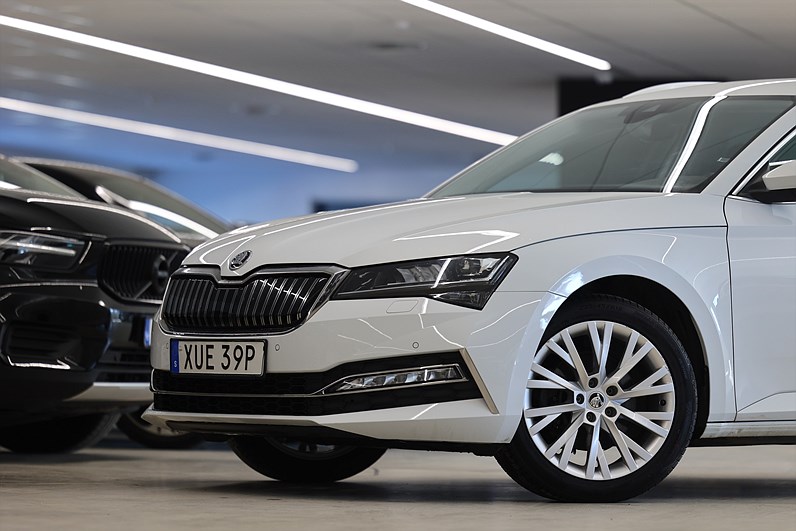 Skoda Superb iV Kombi 1.4 TSI 218hk Business Edt. Canton Drag