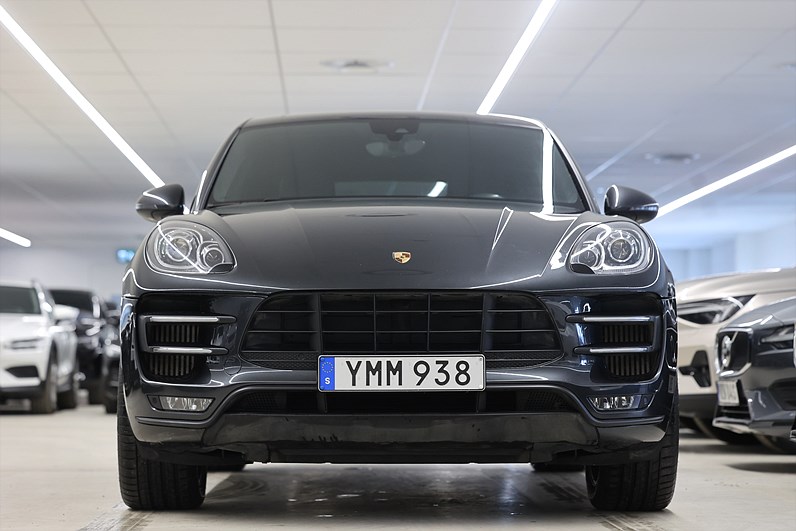 Porsche Macan Turbo Performance 441hk Sport Chrono BOSE Drag