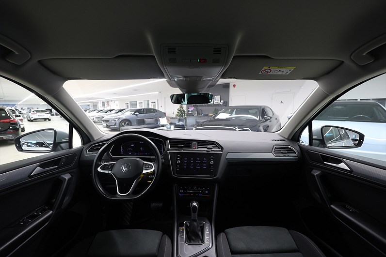 Volkswagen Tiguan 1.5 TSI 150hk *Hjulkampanj!* B-kamera Drag PDC