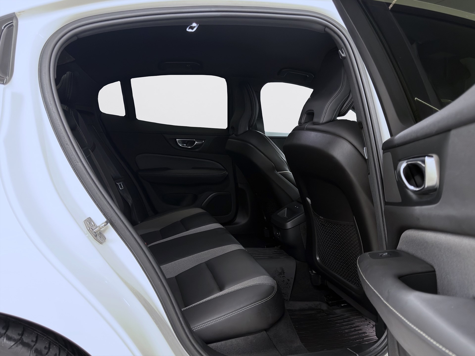 Volvo S60 B5 250hk R-Design B-Kamera Läder Keyless Värmare