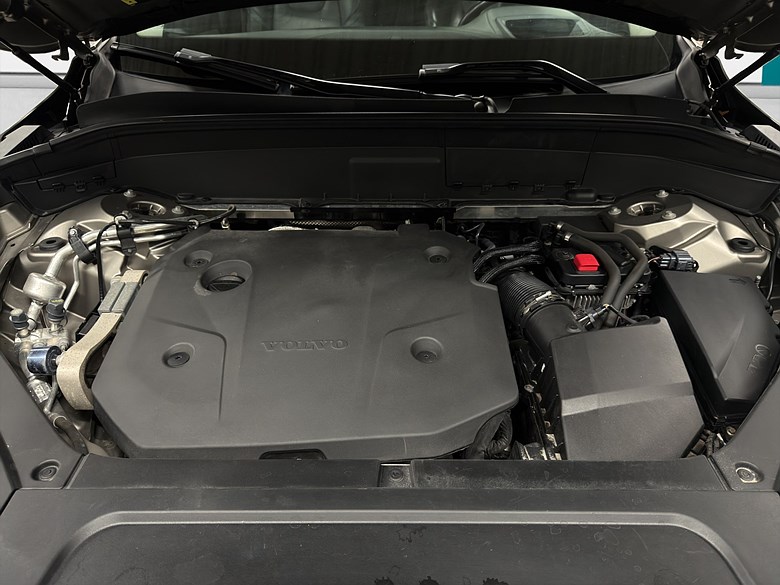 Volvo XC90 B5 AWD Inscription, 7 säten, HUD, 360° kamera, 1 brukare 2020, grå – bild 22 av 24, begagnad hos Niber i Järfälla