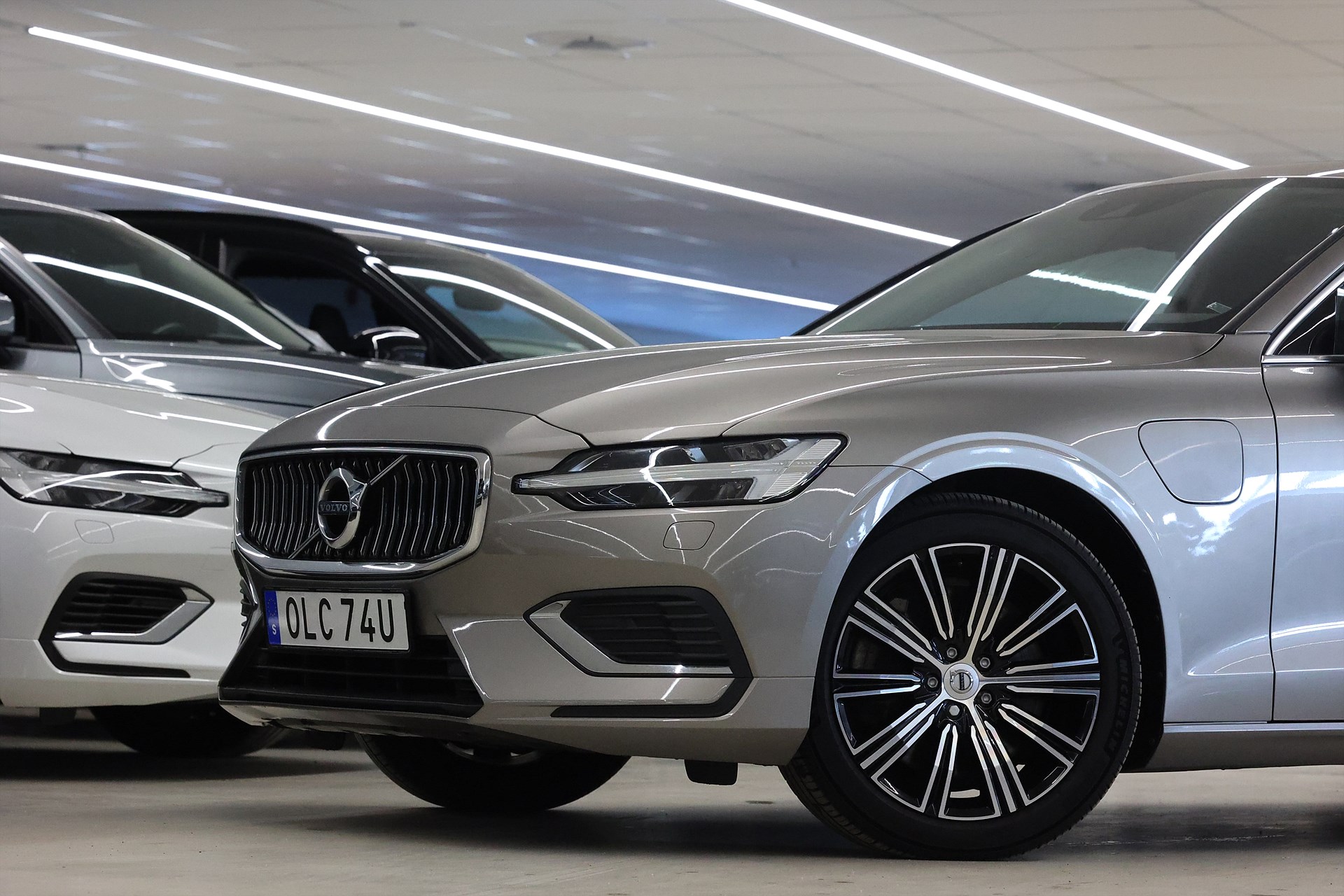 Volvo V60 Recharge T6 AWD 340hk Momentum Pano H/K Keyless