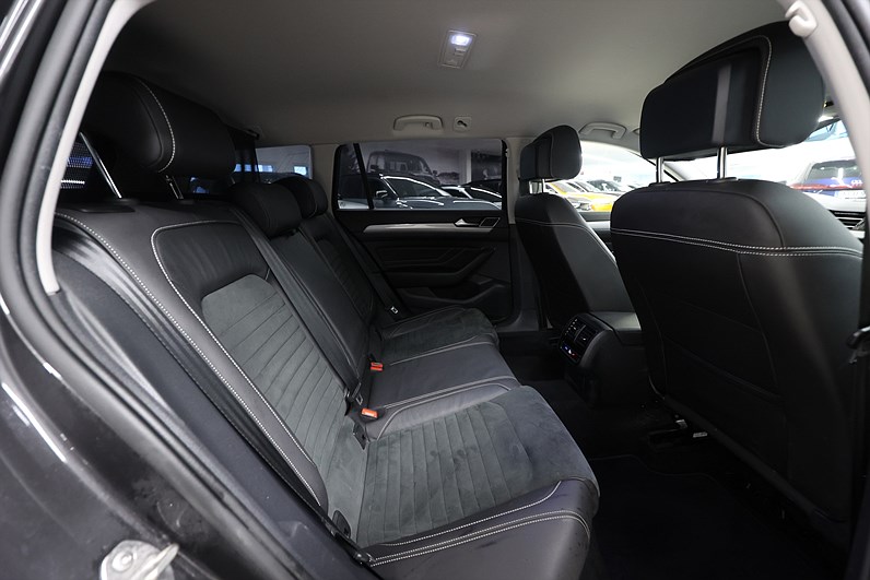 Volkswagen Passat SC 1.4 TSI 218hk *Hjulkampanj!* GTE Värmare Navi Drag MOMS