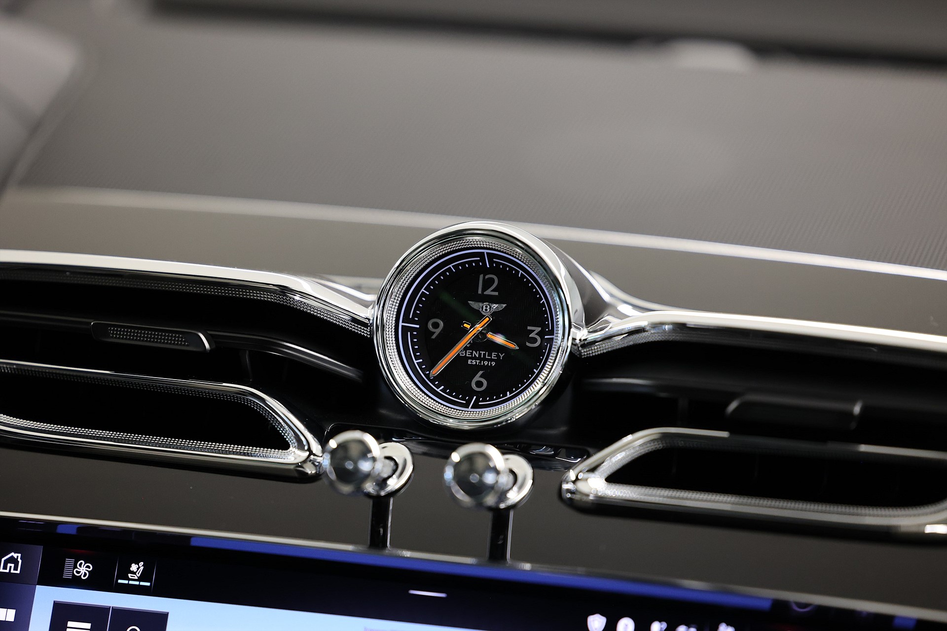 Bentley Bentayga Hybrid Blackline Naim Mulliner Pano