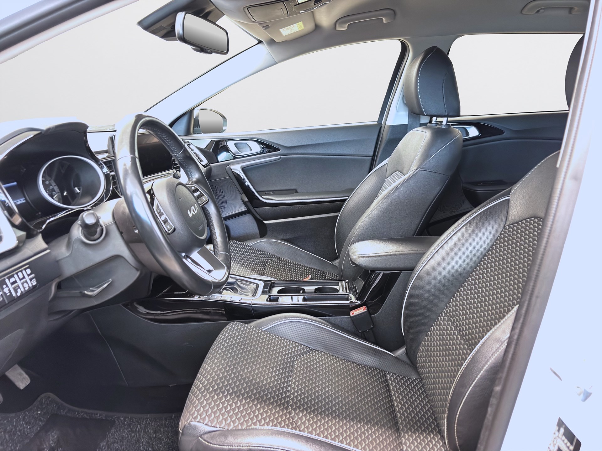 Kia Ceed SW Plug-in Hybrid 141hk Helg på Moberg! Advance B-Kamera Navi Keyless