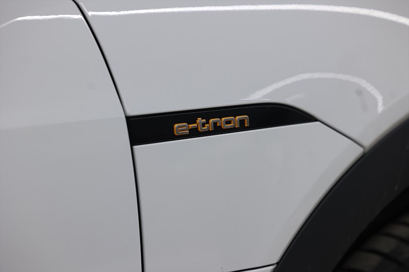 Audi e-tron 50 quattro 313hk *Kampanj!* Climatronic Alcantara Keyless Navi